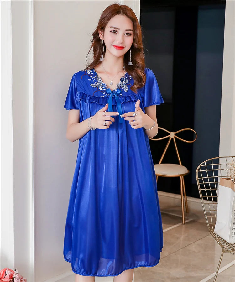 Applique Short Sleeve Nightgown