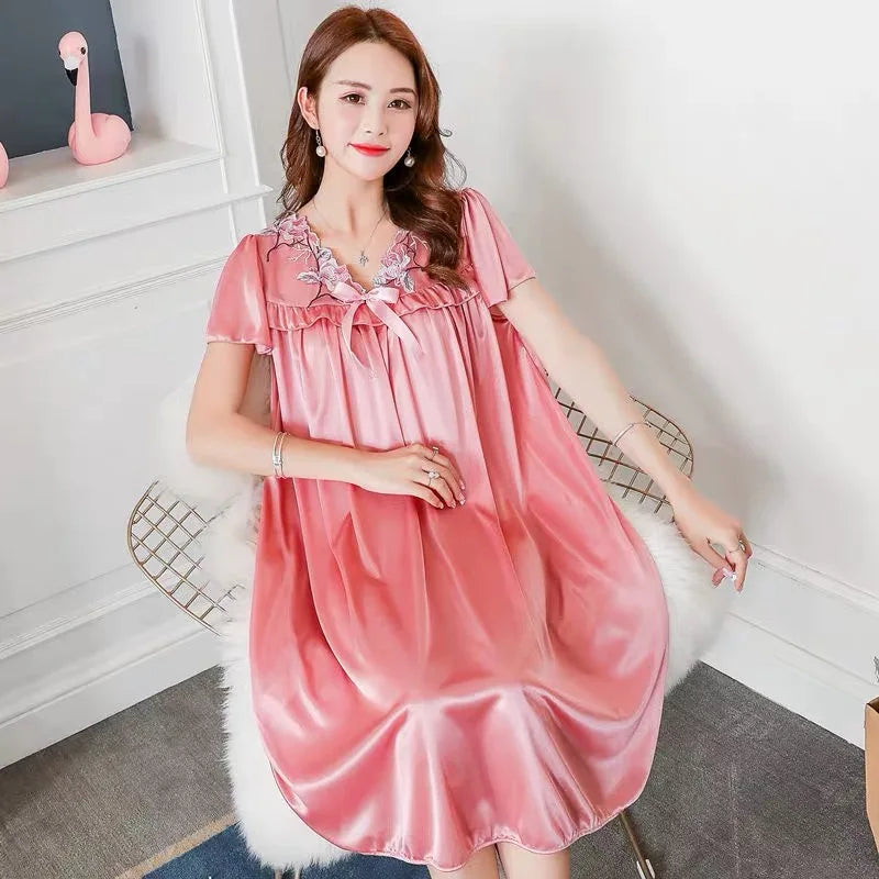 Applique Short Sleeve Nightgown