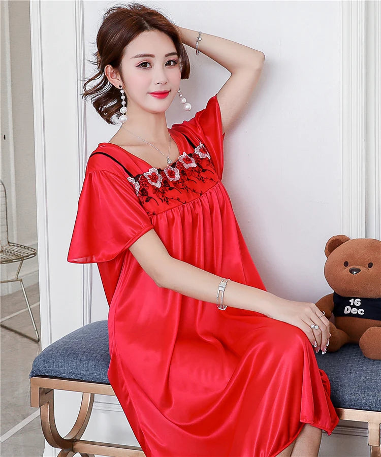 Applique Short Sleeve Nightgown