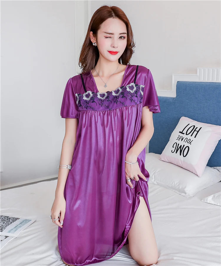 Applique Short Sleeve Nightgown