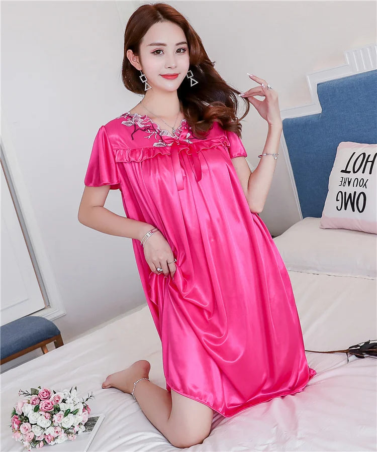 Applique Short Sleeve Nightgown