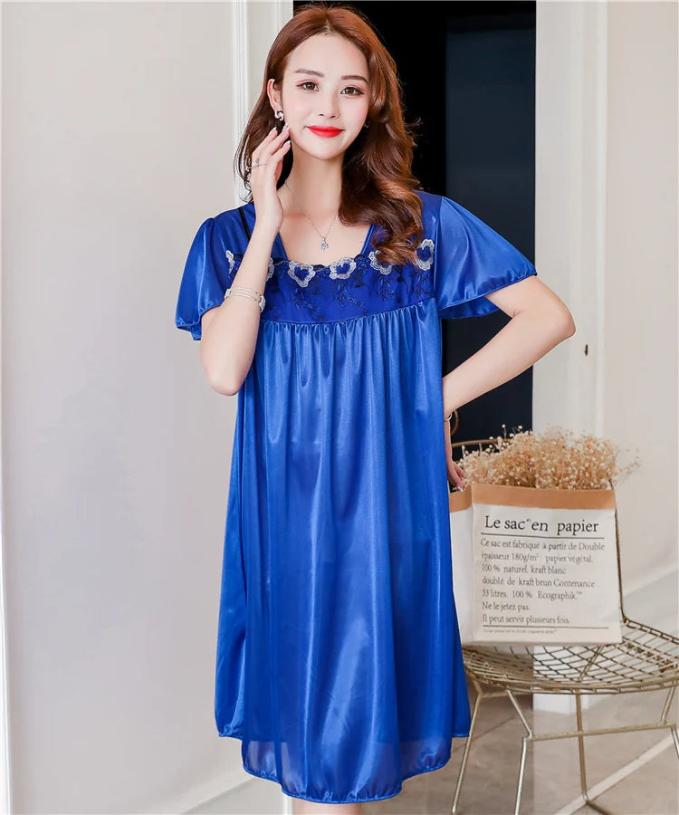 Applique Short Sleeve Nightgown