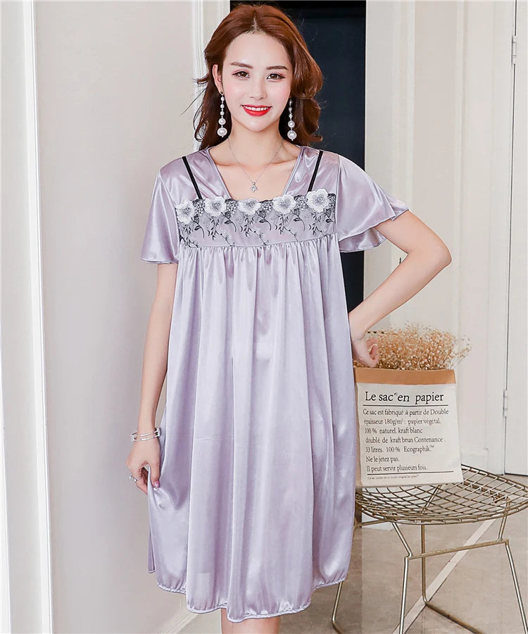 Applique Short Sleeve Nightgown