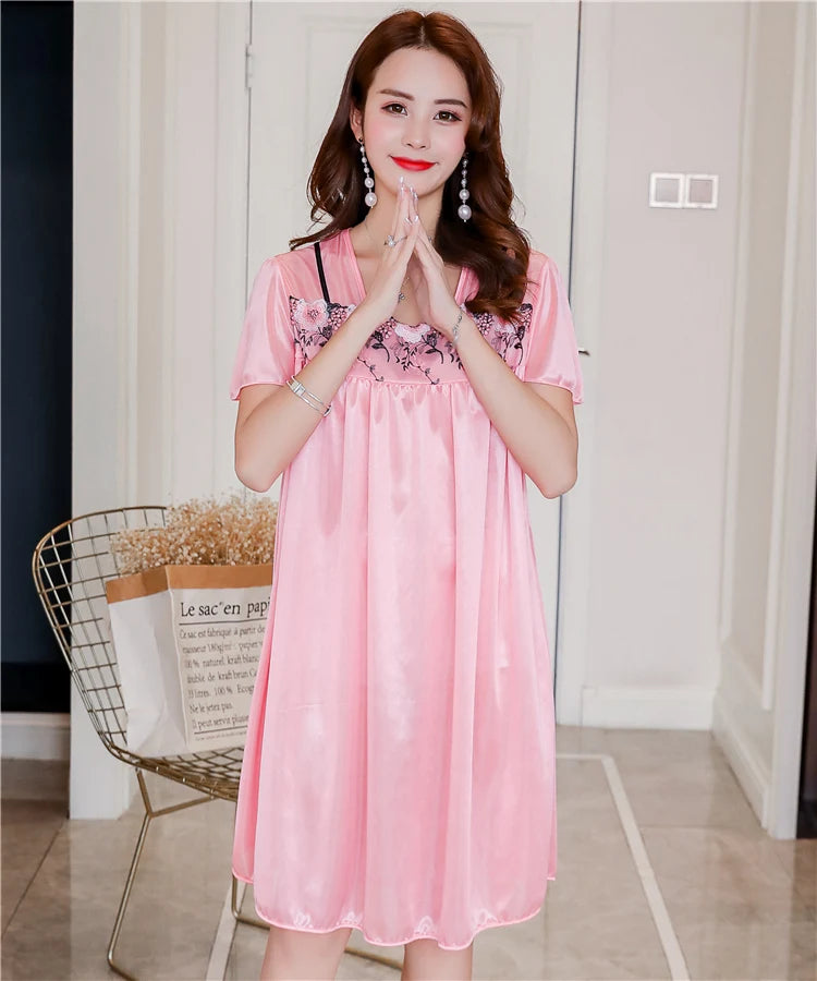 Applique Short Sleeve Nightgown