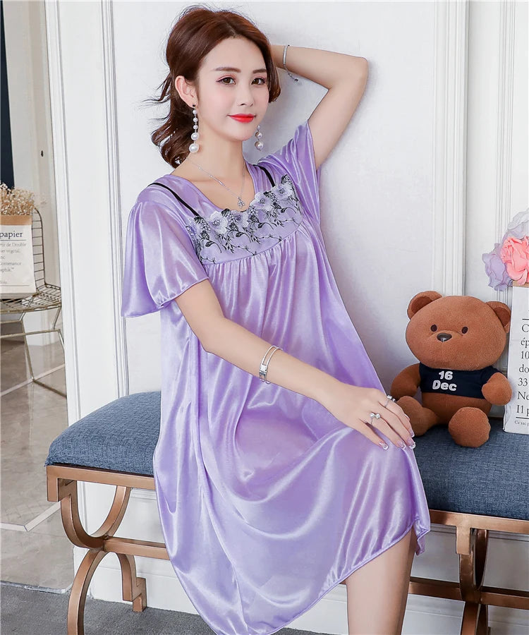 Applique Short Sleeve Nightgown