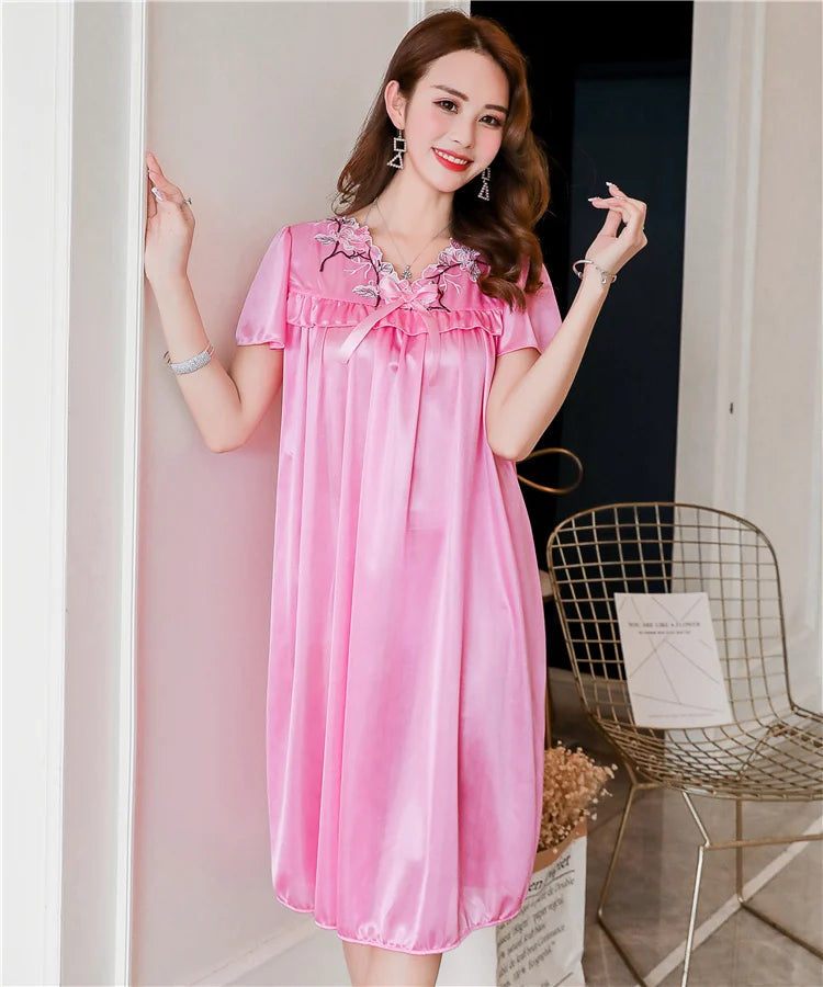 Applique Short Sleeve Nightgown
