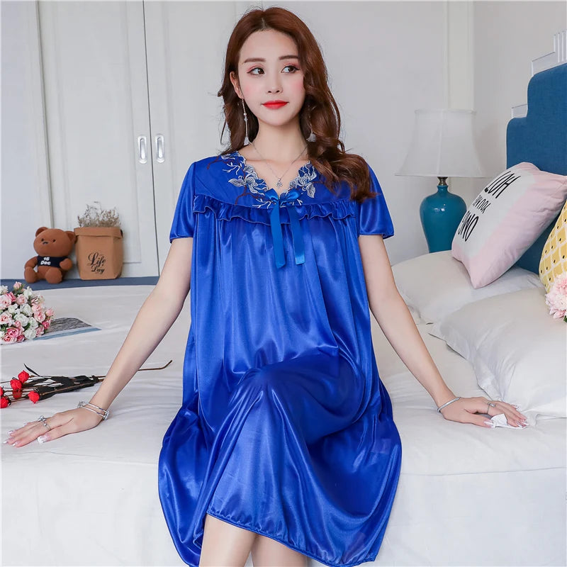 Applique Short Sleeve Nightgown