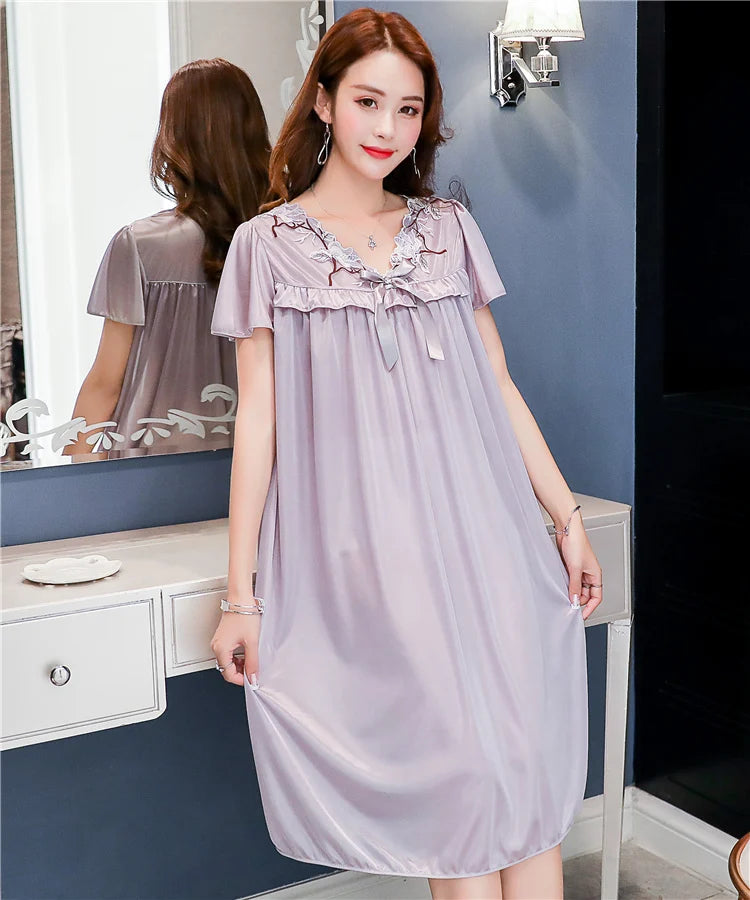 Applique Short Sleeve Nightgown