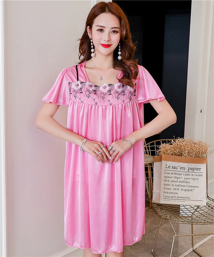 Applique Short Sleeve Nightgown